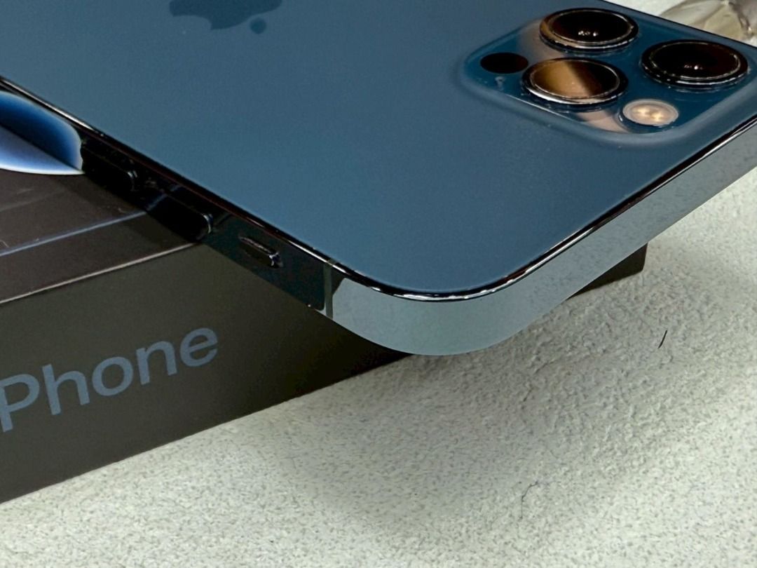 🧸iPhone 12 Pro 256g 藍電池77% 無盒裝有配件, 手機及配件
