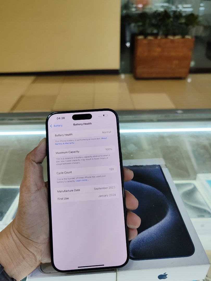 Iphone 15promax 512 Preloved Hk Variant (Category: iPhone 15 Series) located in Quezon City. Submitted by ronalynac40976 (Listing ID 1367113821, Image 2). Description: Iphone 15promax 512 100% battery health good condition With box, same imei Pick up store in greenhills We accept swap/trade in We accept ggives & spaylater+% Dm or call for fast transaction 09279500069/09425544556 Located @ Aquarium area stall no. Y-40 look for rona.