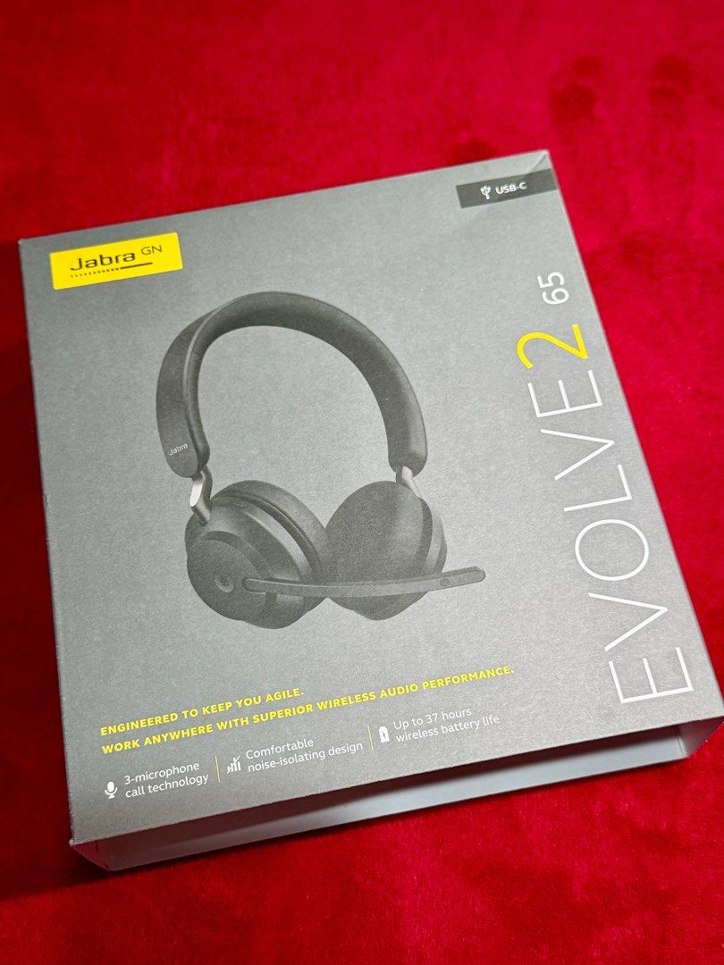 Jabra Evolve 65 (Category: Headphones & Headsets) located in Quezon City. Submitted by ddozed (Listing ID 1367287502, Image 3). Description: RFS: namali ng bili just opened the box never used, Good as brandew minor issue- tiny scratches from my stubborn cat. Lost the receit.