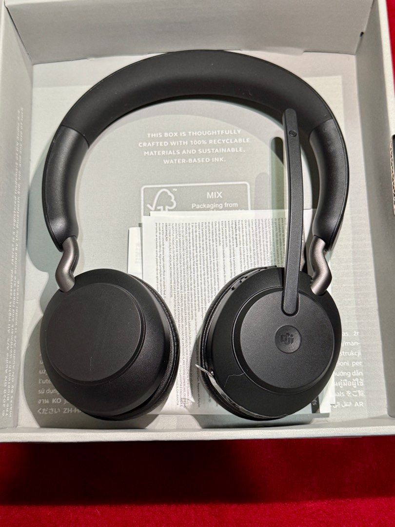 Jabra Evolve 65 (Category: Headphones & Headsets) located in Quezon City. Submitted by ddozed (Listing ID 1367287502, Image 1). Description: RFS: namali ng bili just opened the box never used, Good as brandew minor issue- tiny scratches from my stubborn cat. Lost the receit.