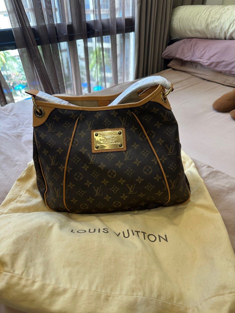 LV bag (Category: Bags & Wallets) located in Singapore. Submitted by hoolala76 (Listing ID 1367207871, Image 1). Description: 100% authentic. The strap has been newly changed..