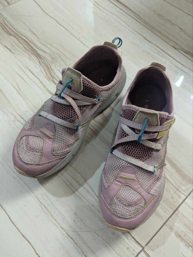 Merrell Bravada Aerosport for Hiking (Category: Sneakers) located in Manila. Submitted by milo25900 (Listing ID 1367145624, Image 2). Description: used hiking shoes well maintained rfs: decluttering.