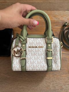 (Category: ) located in . Submitted by funclosetcleaning (Listing ID 1367189081, Image 1). Description: .