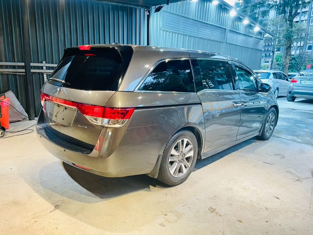 由 dct1198 (刊登 ID 1367290359，圖片 2) 提交，位於 新北市 (New Taipei) 的 實車實價可分期Odyssey今年大保養 曲軸油封 皮帶已更新 (類別：汽車出售)，說明：Honda Odyssey 3.5 Elite 超優質家庭號8人座休旅車 超級客貨兩用百變魔術大空間 2014年式小改款 新車至今僅跑8萬餘英里 今年大保養 曲軸油封 皮帶已更新 原鈑件完美車況健康好開 實車實價可分期 預約看車 0939707062 宋店長 買車賣車就是要找"新好自動車" 新北市土城區金城路一段118-8號(土城醫院旁)。
