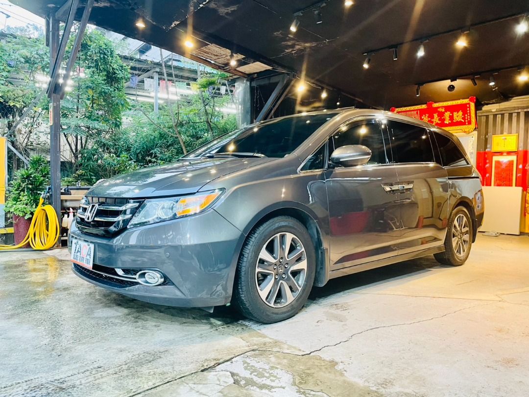 由 dct1198 (刊登 ID 1367290359，圖片 1) 提交，位於 新北市 (New Taipei) 的 實車實價可分期Odyssey今年大保養 曲軸油封 皮帶已更新 (類別：汽車出售)，說明：Honda Odyssey 3.5 Elite 超優質家庭號8人座休旅車 超級客貨兩用百變魔術大空間 2014年式小改款 新車至今僅跑8萬餘英里 今年大保養 曲軸油封 皮帶已更新 原鈑件完美車況健康好開 實車實價可分期 預約看車 0939707062 宋店長 買車賣車就是要找"新好自動車" 新北市土城區金城路一段118-8號(土城醫院旁)。