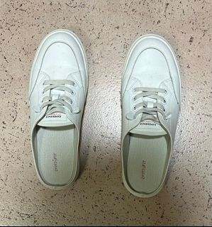 (Category: ) located in . Submitted by linda280499 (Listing ID 1367248661, Image 1). Description: .