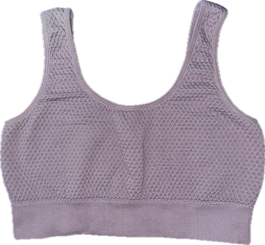 Purple Sports Bra (Category: Activewear) located in Pasay City. Submitted by declutternoob06 (Listing ID 1367156769, Image 1). Description: -Fits small-medium -with pad slot -24 inch band size -stretchyyyy RFS: di na nagagamit.