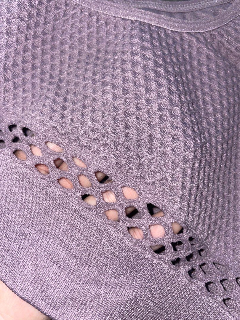 Purple Sports Bra (Category: Activewear) located in Pasay City. Submitted by declutternoob06 (Listing ID 1367156769, Image 3). Description: -Fits small-medium -with pad slot -24 inch band size -stretchyyyy RFS: di na nagagamit.