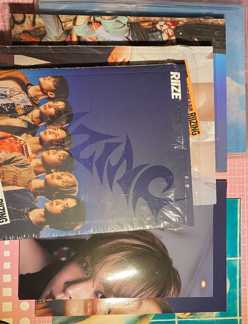 RIIZE Riizing Day Albums (Category: CDs & DVDs) located in Quezon City. Submitted by wangyukheii (Listing ID 1367197643, Image 2). Description: wts lfb ph #wyhshop NOTES: - complete inclusions except PC - free random Get a Guitar poster Take ALL SET for 600 ONLY * Posters: Impossible – Shotaro Boom Boom Bass – Eunseok Riizing Day – Anton 🏷️ sungchan wonbin seunghan sohee collect book.