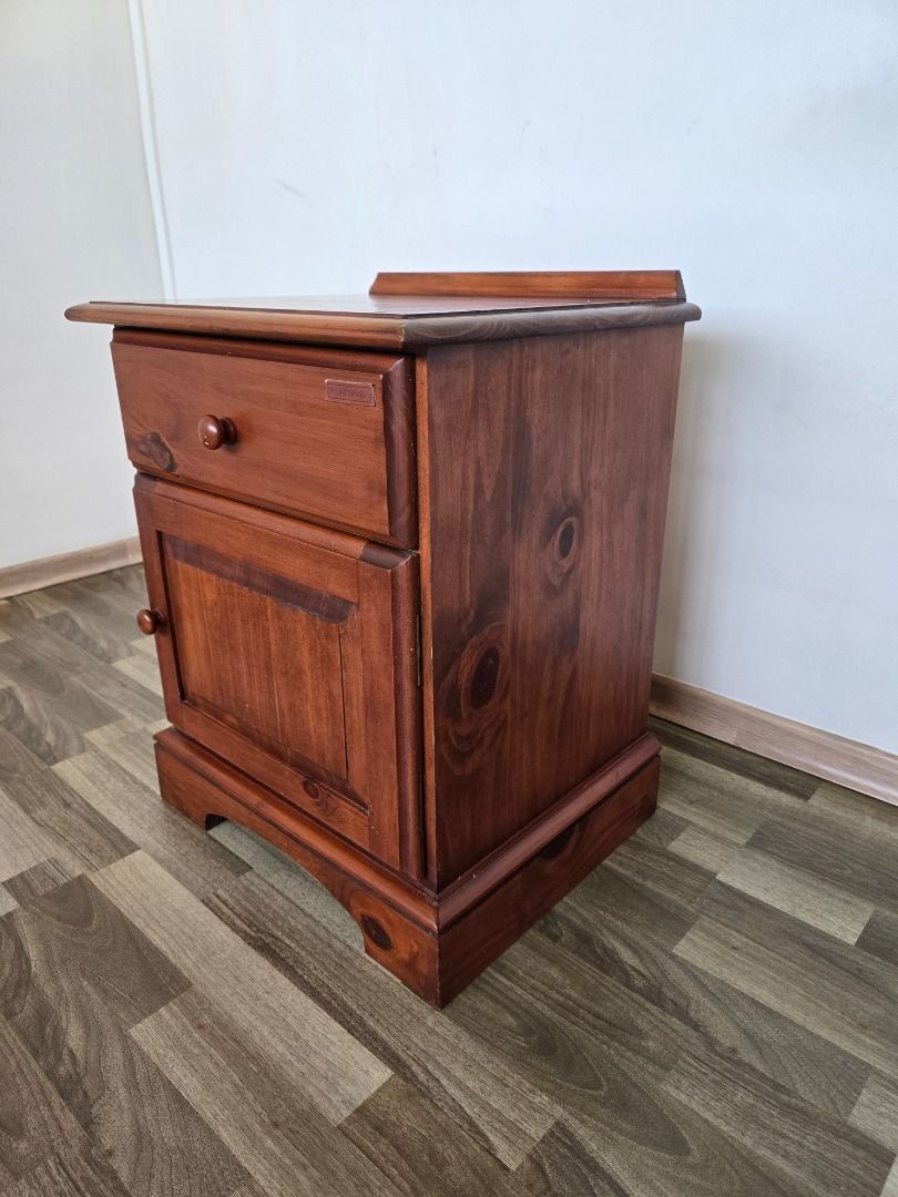 Solid Wood Side Table (Category: Shelves, Cabinets & Racks) located in Singapore. Submitted by pinetreew (Listing ID 1367200530, Image 3). Description: Solid Hard Wood Brand : Picket & Rail H58cm x L47cm x W38cm .