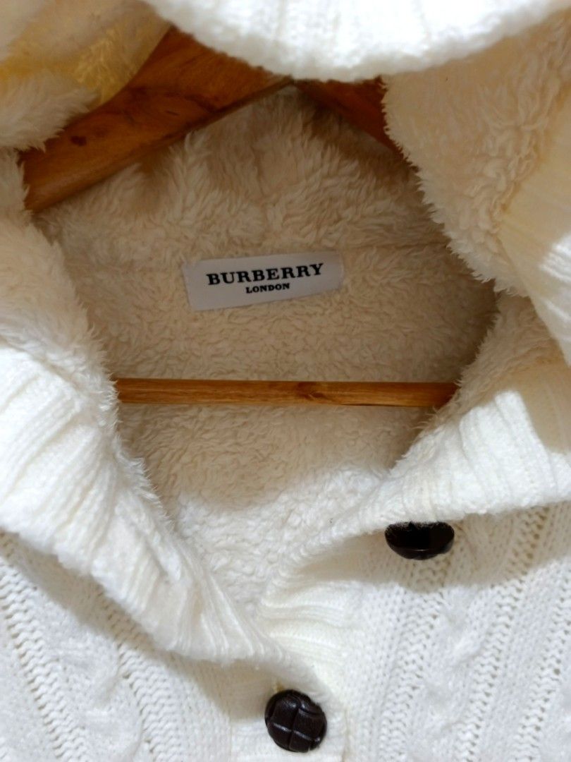 S-M / BURBERRY SOFT KNITTED BUTTONED HOODIE JACKET (Category: Coats, Jackets and Outerwear) located in Mandaluyong City. Submitted by uniqueitems77 (Listing ID 1367185447, Image 3). Description: 🔥READ BEFORE INQUIRING🔥 ⚠️NO DEPOSIT, NO MINE POLICY ⚠️FIRST PAY,FIRST SERVE BASIS ⚠️ ITEM RESERVATION 50 PESOS DEPOSIT ⚠️U.S ,JAPAN,AND EUROPEAN SURPLUS ITEMS ✅CONDITION ( as SURPLUS) : 10/10 ✅COLOR: CREAM ✅COLOR RATE: 10/10 ✅ISSUES: NONE ✅NEEDS WASH ☎