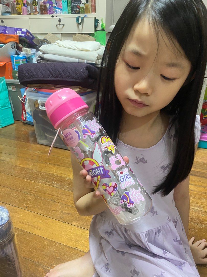 Smiggle water bottle (Category: Other Babies Going Out Needs) located in Cebu City. Submitted by izacloset (Listing ID 1367214284, Image 1). Description: Smiggle shine bright 650ml.