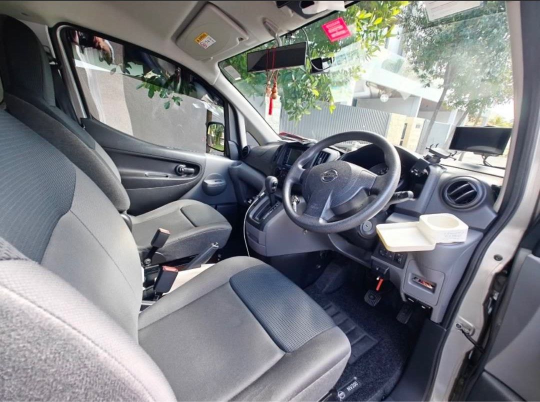 SUPER CHEAP Van for rent62872683781635114