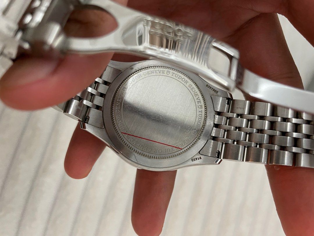 Tudor (Category: Luxury Watches) located in Pasay City. Submitted by bcalmisen200 (Listing ID 1367151076, Image 2). Description: Tudor Geneve Rotor self winding 1926 - 100k PHP Good as new, bought last 2023 !! NO box and paper!! !! Negotiable price - Minor scratches shouldered authentication M91650-0002 1926.