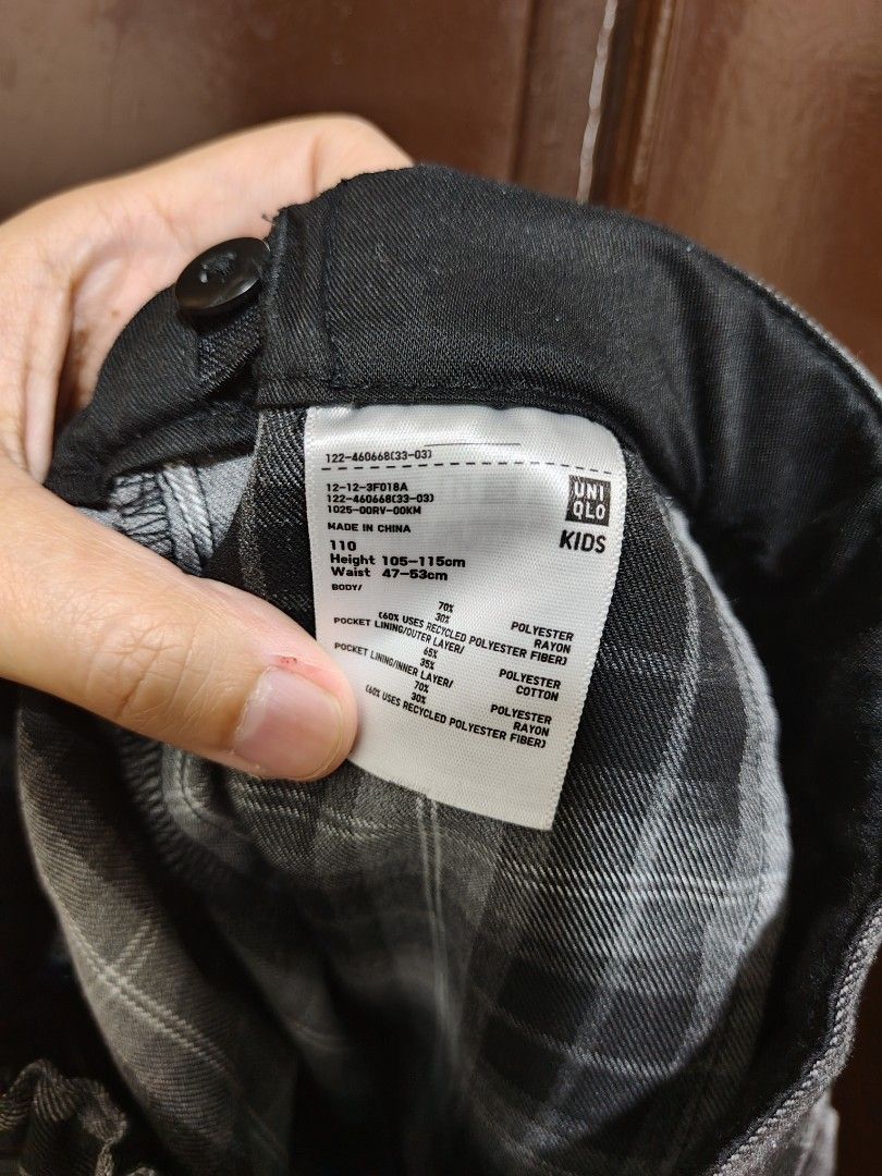 Uniqlo plaid skort kids (Category: Babies & Kids Fashion) located in Quezon City. Submitted by capyboora (Listing ID 1367148304, Image 3). Description: rfs decluttering used 1x naliitan agad.