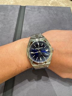 (Category: ) located in . Submitted by ilovemywatches (Listing ID 1367196152, Image 1). Description: .