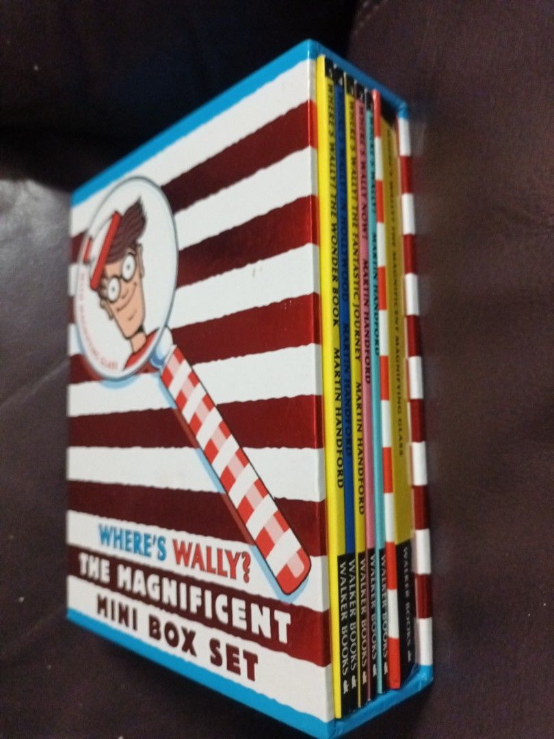 Wally Box Box where's wally?box set 威利在那裡 找找看遊戲, 興趣及遊戲, 書本 & 文具, 兒童書籍 - Carousell