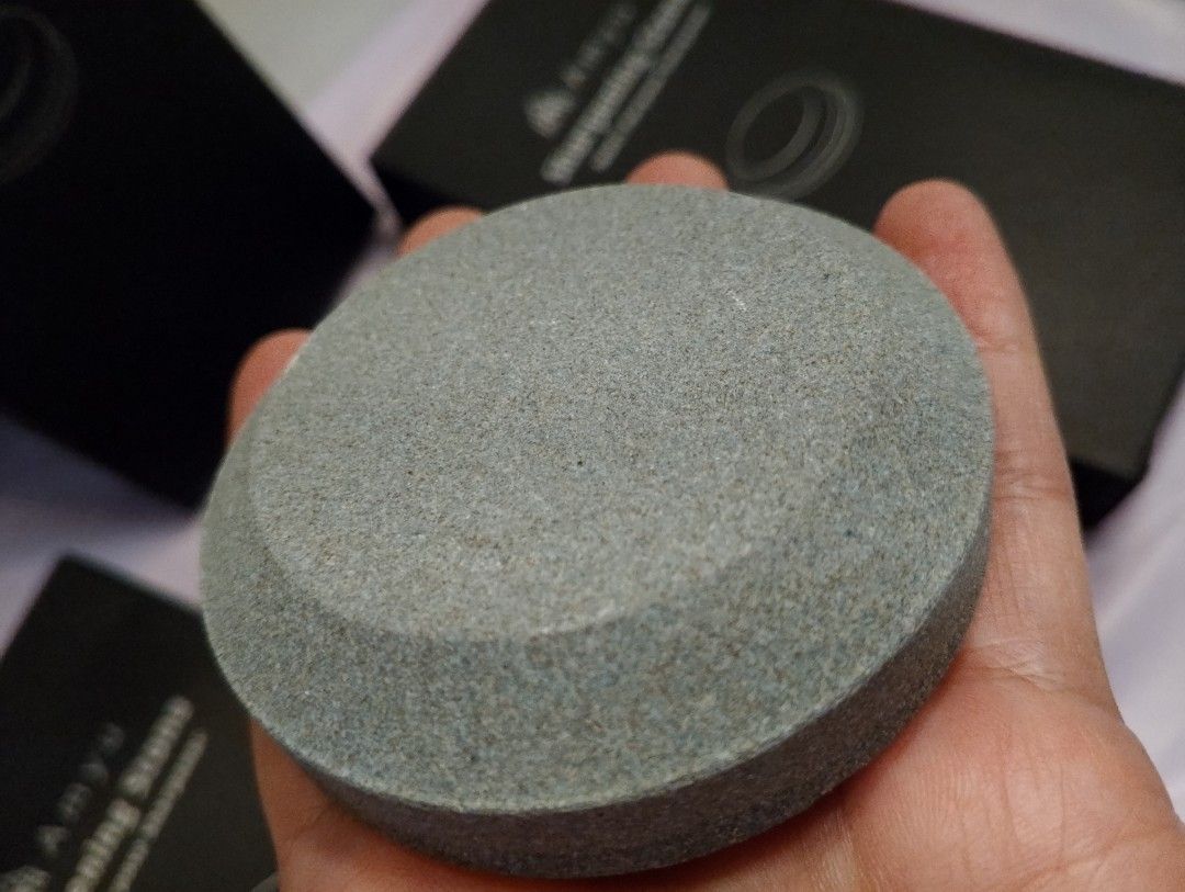 Amyu Whetstone Dual Grit Disc (Category: Knives & Chopping Boards) located in Binangonan. Submitted by stufflikedat (Listing ID 1367235269, Image 3). Description: Amyu pocket whetstone made of alumina, round disc dual grit (120/280) approx 3" diameter and 1.25" thick, multi purpose grinding stone for blade axe hatchet & grinding tool with round carry case brandnew in original box for 700 each + shipping, perfect gift idea!.