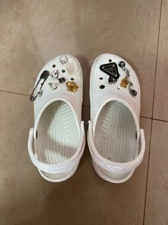 (Category: ) located in . Submitted by lynwardrobeee (Listing ID 1367122298, Image 1). Description: .