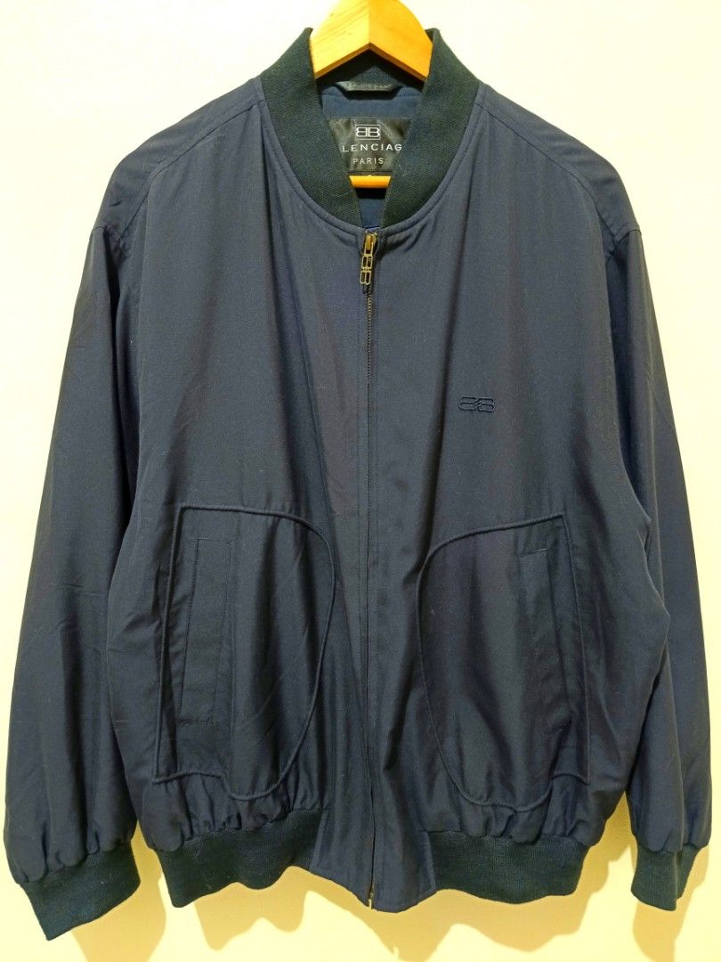 XL / BALENCIAGA HARRINGTON BOMBER JACKET (Category: Coats, Jackets and Outerwear) located in Mandaluyong City. Submitted by uniqueitems77 (Listing ID 1367187178, Image 2). Description: 🔥READ BEFORE INQUIRING🔥 ⚠️NO DEPOSIT, NO MINE POLICY ⚠️FIRST PAY,FIRST SERVE BASIS ⚠️ ITEM RESERVATION 50 PESOS DEPOSIT ⚠️U.S ,JAPAN,AND EUROPEAN SURPLUS ITEMS ✅CONDITION ( as SURPLUS) : 10/10 ✅COLOR: NAVY BLUE ✅COLOR RATE: 10/10 ✅ISSUES: NONE ✅NEEDS WASH ☎️ 0992