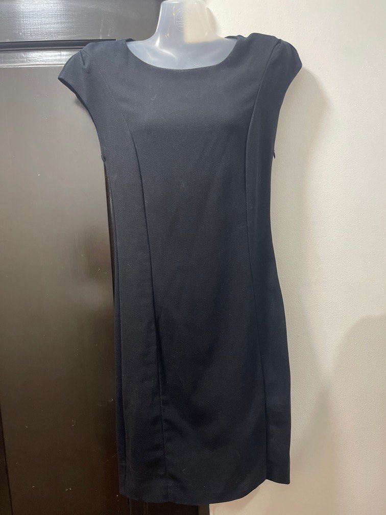 Zara black office dress (Category: Dresses) located in Pasig City. Submitted by mysavvychic (Listing ID 1367226677, Image 1). Description: Doesn’t fit me.