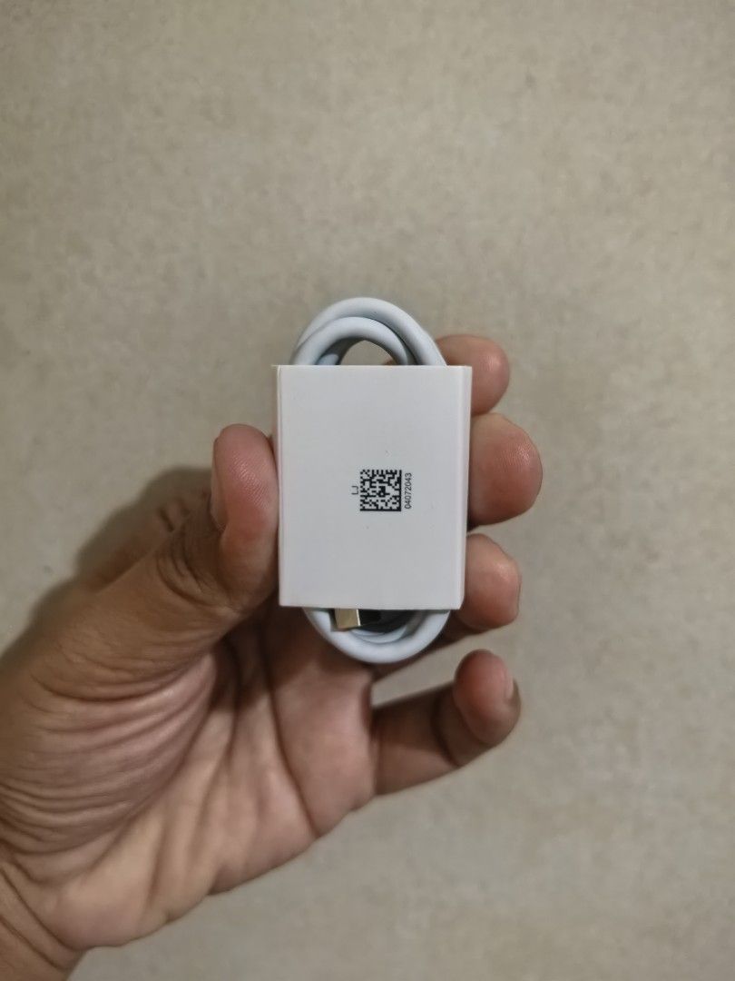 66w charger and cable for Huawei (Category: Chargers & Cables) located in Quezon City. Submitted by unboxingtito (Listing ID 1367423658, Image 3). Description: includes cable.