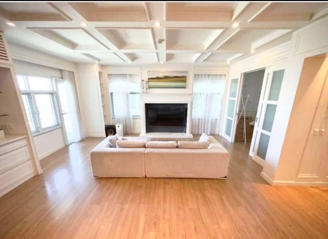 (Category: ) located in . Submitted by Kuaima_Realty (Listing ID 1367294945, Image 1). Description: .