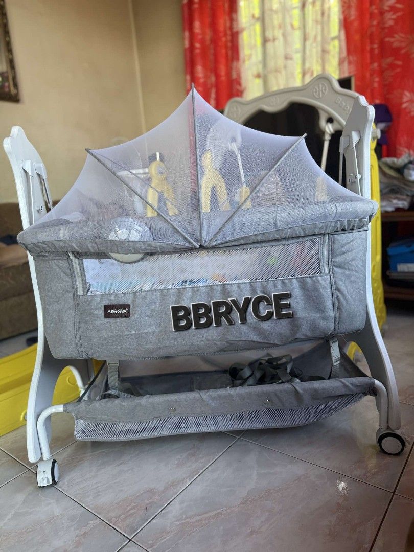 AKEEVA LUXURY WOOD SIDEBED CRIB (CLASSIQUE) (Category: Cots & Cribs) located in Jovellar. Submitted by bbrycenq (Listing ID 1367353535, Image 2). Description: used for only 1 month stocked I forgot to remove the battery inside the music box, which got corroded no box.