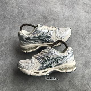 (Kategori: ) berada di . Dikirim oleh tpsneakers_ (ID iklan 1367444821, Gambar 1). Deskripsi: .