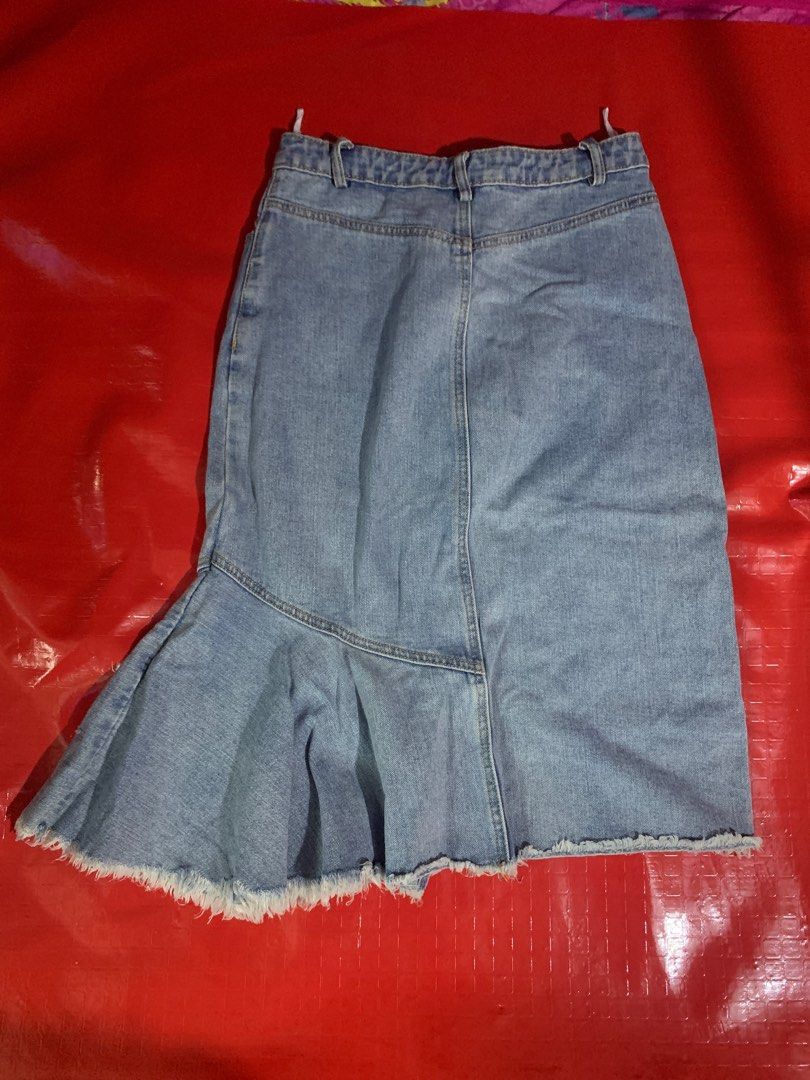 Asymmetrical Vintage Denim Skirt (Category: Skirts) located in Quezon City. Submitted by ___maris03 (Listing ID 1367363595, Image 2). Description: - lightly used - good condition - 30 W.