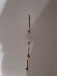 (Category: ) located in . Submitted by crystalls_preloved (Listing ID 1367422078, Image 1). Description: .