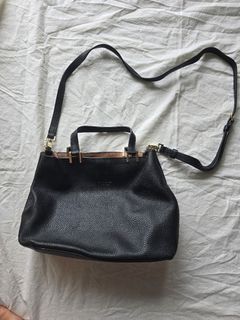 (Category: ) located in . Submitted by ___cynthiapreloved (Listing ID 1367341688, Image 1). Description: .
