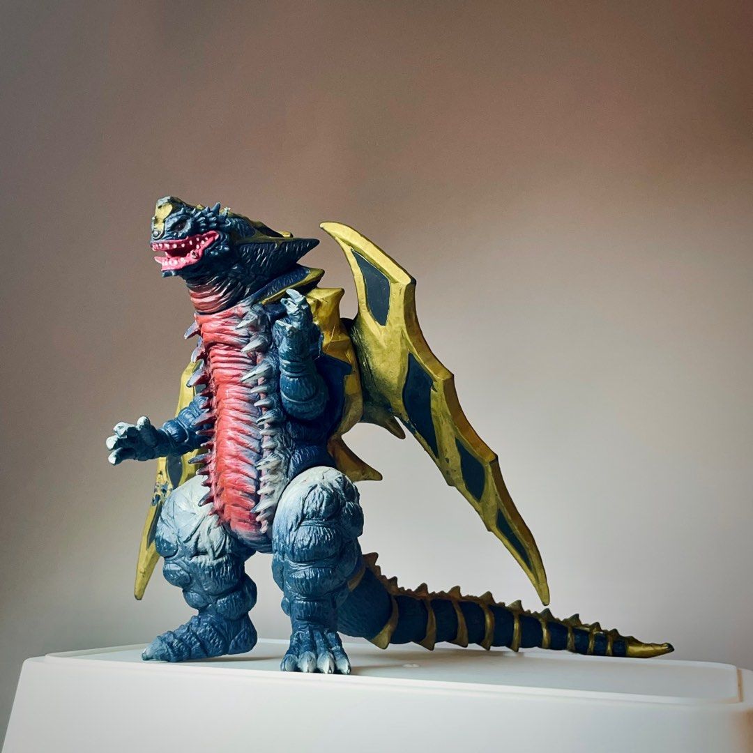 BANDAI 1993 Ultraman Series Ultra Monster DX King Of Mons Kaiju Action Figure Toy Japanese Collectible (Category: Figurines & Statues) located in Tagaytay City. Submitted by barenwolf (Listing ID 1367381590, Image 1). Description: .