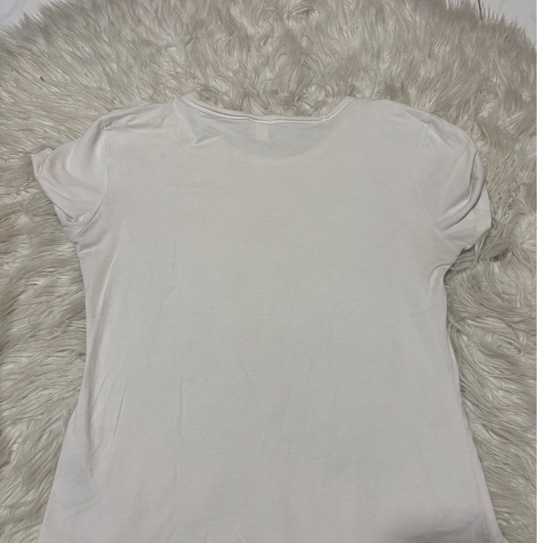 Basic White Top 𐙚 (Category: Shirts) located in Singapore. Submitted by star4star_ (Listing ID 1367402848, Image 3). Description: Size M White Paynow/cash! Feel free to DM for any measurements/meet up .