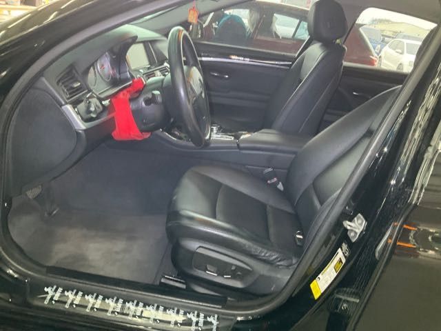 由 vivian19932004 (刊登 ID 1367373687，圖片 3) 提交，位於 新北市 (New Taipei) 的 BMW 528 2014款 黑色 (類別：汽車出售)，說明：💥認證中古車 歡迎你來帶回家💥 💥車輛應有盡有 趕緊來搶便宜💥 ⚠️車商賣車 同行勿擾⚠️ 🔹廠牌型號: BMW 528 2014款 黑色 🔹行駛里程: 11萬 🔹引擎燃料: 汽油 🔹出廠年份: 2014年 🔹排氣量: 2.0L 🔹變速系統: 手自排 🔹驅動系統: 2WD 🔹車門: 4門5座 💎五大保證💎 💯里程保證 💯無營業車 💯無泡水車 💯無重大事故 💯車身引擎號碼無非法變造 💯非計程車 💎 安心保障💎 ✅ 第三方認證 & 專業鑑定 ✅ 無泡水、無重大事故、無營業車 ✅ 里程保證，原鈑件可認證 ✅ 車況透明，不符認證表全額退費 ◎歡迎私訊預約賞車◎ ⭐️謝絕車商 ⭐️周一至周日 早上10點到晚上18點 ⭐️不限地區，專人一對一服務 ⭐️賞車前請提前一個