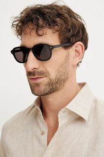 (Category: ) located in . Submitted by sunglasses.versionsale (Listing ID 1367358885, Image 1). Description: .