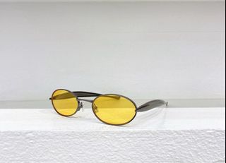 (Category: ) located in . Submitted by sunglasses.versionsale (Listing ID 1367375369, Image 1). Description: .