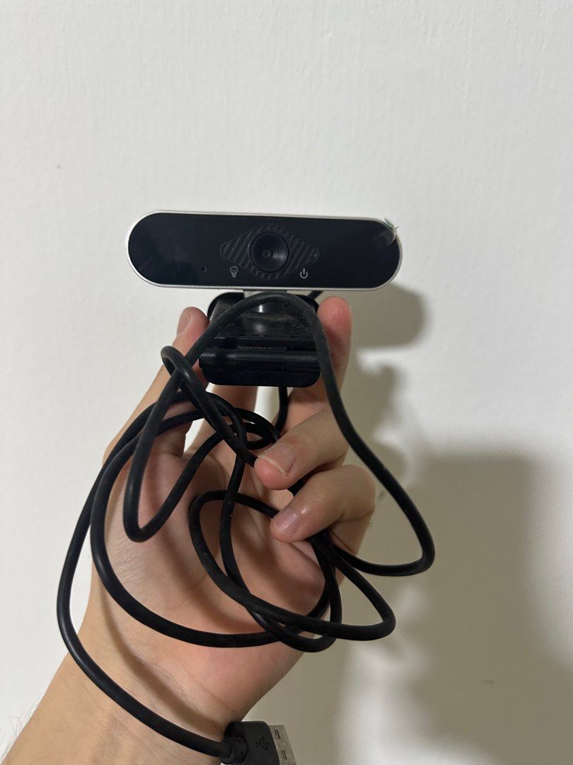 Camera for Computer (Category: Security Systems & CCTV Cameras) located in Singapore. Submitted by argo777 (Listing ID 1367300389, Image 2). Description: Used for personal computer (PC); Microphone capable, easy-installed.