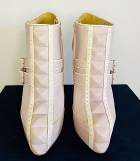Size 37 shoes Collection item 3