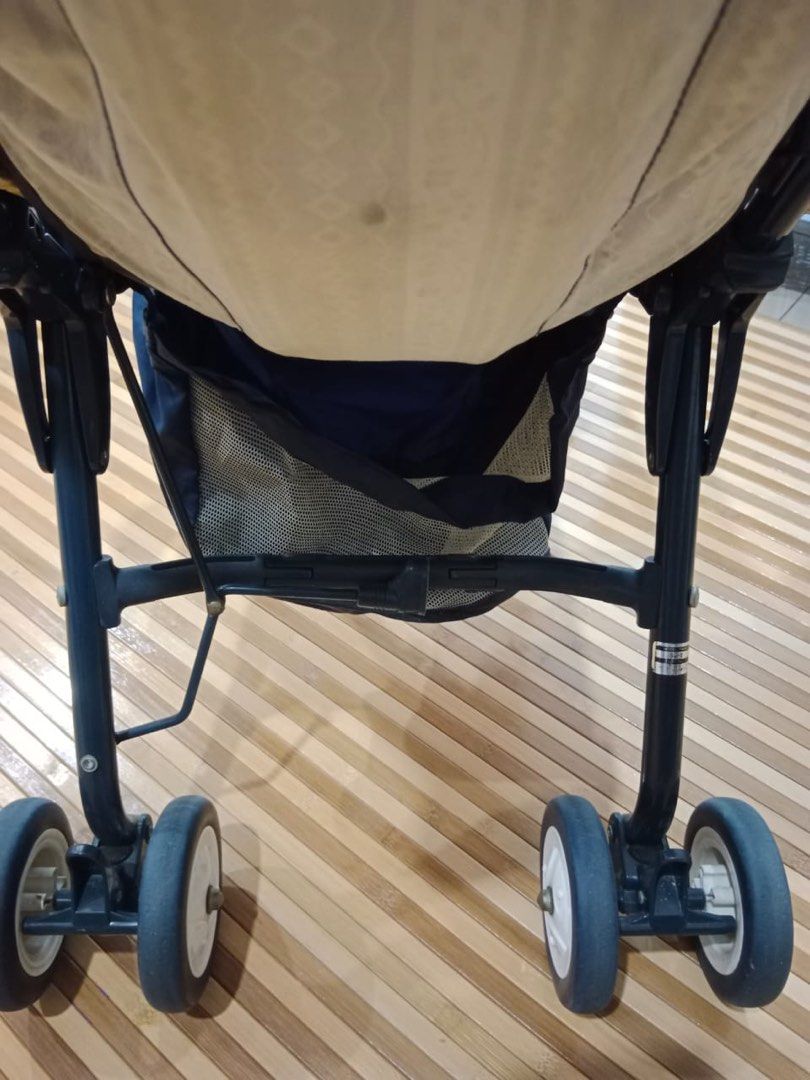 Combi Strollers (Category: Strollers) located in Cheras. Submitted by viny0522 (Listing ID 1367462786, Image 3). Description: Made in japan..