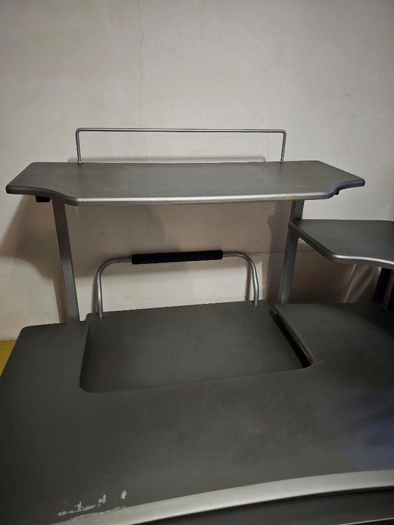 Computer Table with printer and CPU compartment65075289723522113