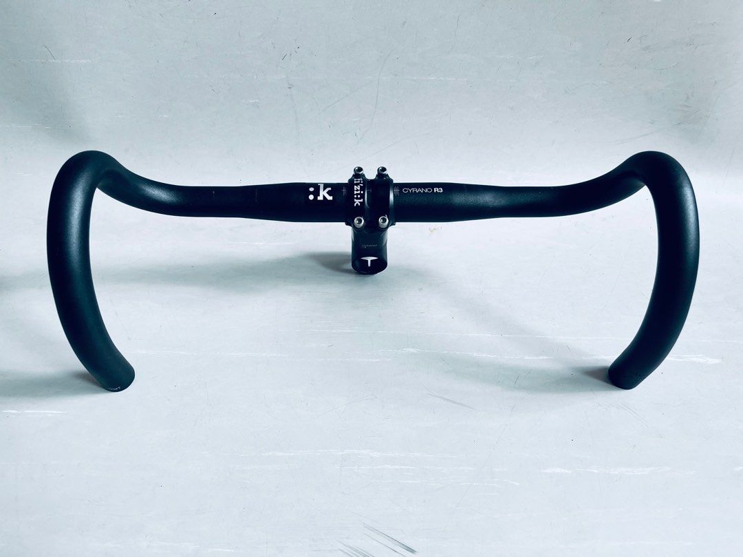Fizik Cockpit (HB + Stem) (Category: Bicycles) located in Mandaluyong City. Submitted by arkitonnyy (Listing ID 1367345066, Image 2). Description: Crowdselling : Posting prior Marketplace Fizik Cockpit Cyrano R3 Bull Handlebar : 38 MM * Made from 7075-T6 Ergal aluminium, the Bull shape is designed for riders who have a limited range of spinal flexibility Cyrano R1 Stem : 80mm * Made from 7075-T6 Ergal aluminium with titanium bolts Selling as set,