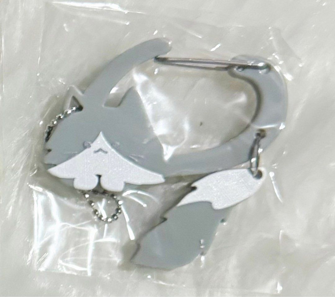Gray Cat Carabiner Wagging Tail (Category: Character Goods) located in Valenzuela. Submitted by cassiephernelia (Listing ID 1367364489, Image 1). Description: PLEASE READ ❗️ Free shipping via J&T for 3 items and up! (Any item from my shop) Onhand No capsule With leaflet Unopened 📍Valenzuela City 🚚 Lalamove, J&T, LBC 💳 Seabank, GCash, GoTyme, BPI ☕️ Meet up: Coffee Project BGC @ 3PM-11PM ❌ No meet up around Valenzuela. Coffee Project BGC only. 