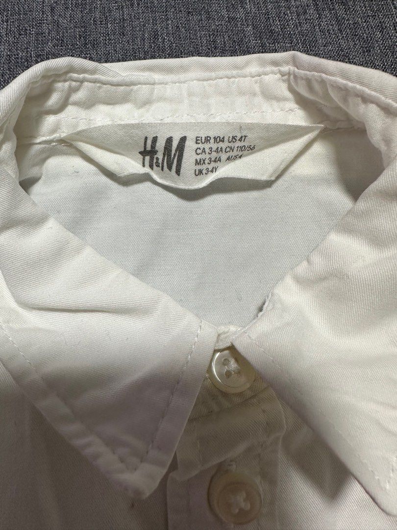 H&M white long sleeves (Category: Babies & Kids Fashion) located in Manila. Submitted by _cands (Listing ID 1367458851, Image 2). Description: .