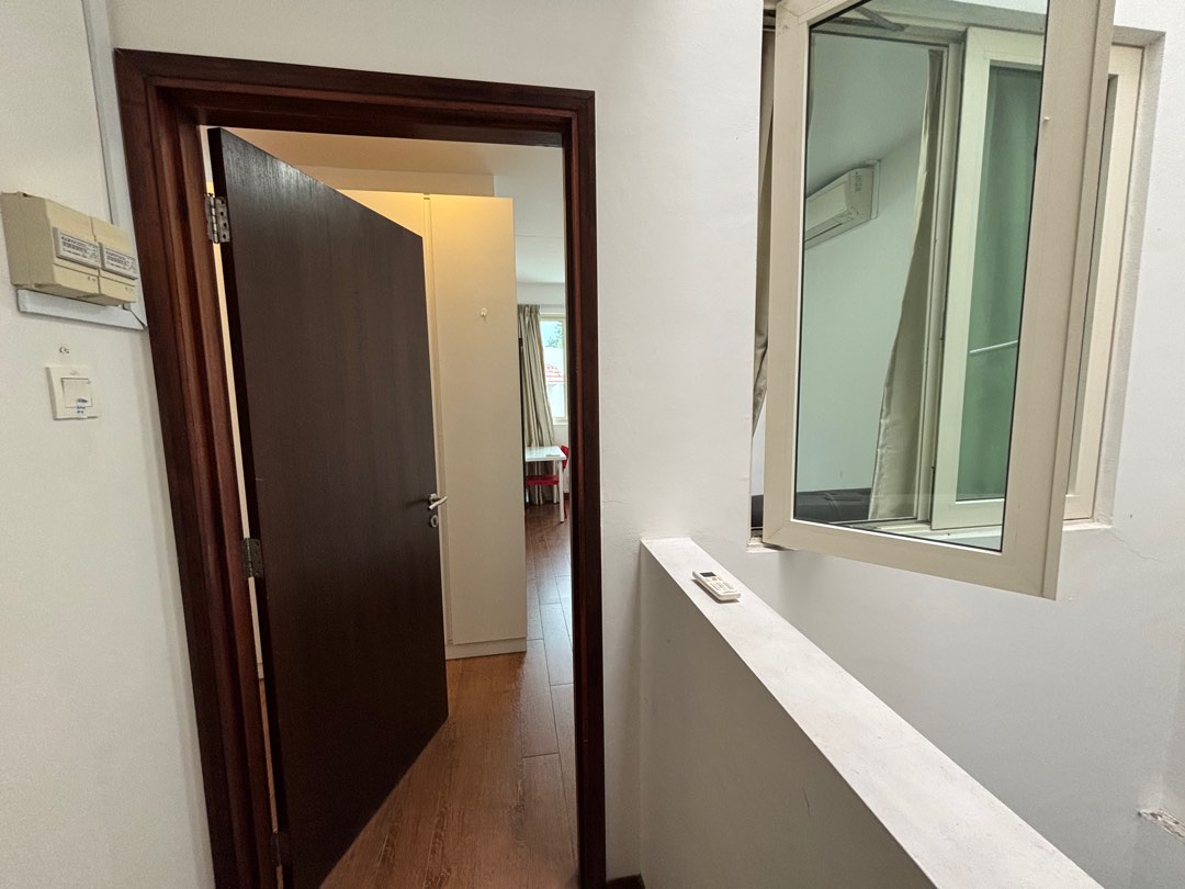 (Category: ) located in . Submitted by ideal_home_chewy (Listing ID 1367362471, Image 1). Description: .
