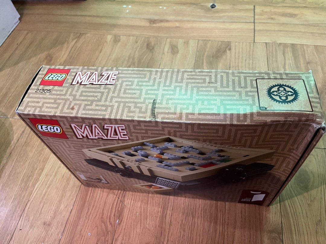Lego Ideas Set 21305 Maze (Category: Lego & Building Sets) located in Mandaluyong City. Submitted by aragaki3 (Listing ID 1367356077, Image 2). Description: Dented Box never opened.