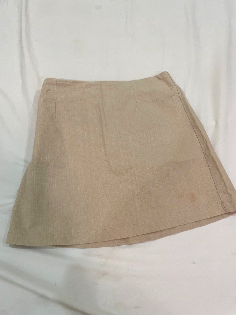 Linen skirt (Category: Skirts) located in Bacolod City. Submitted by declutter___byB (Listing ID 1367296974, Image 1). Description: Has a small washable stain. Fits XS-M Rfs decluttering.