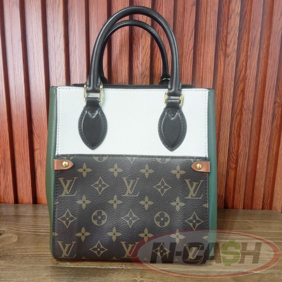 Louis Vuitton Tricolor Fold Tote PM (Category: Luxury Bags & Wallets) located in Makati City. Submitted by luxury_by_ncash_2 (Listing ID 1367348106, Image 2). Description: N-Cash Pawnshop "Instant Cash for Bags, Watches, Cars, and Electronics" https://www.ncash-pawnshop-philippines.com/ Louis Vuitton Tricolor Fold Tote PM PRE-OWNED Brand: LOUIS VUITTON Measures: 8″ L x 7.5″ H x 9″ D (approx) 3.5″ Double Handle Drop 20″ Strap Drop, adjustable Mate