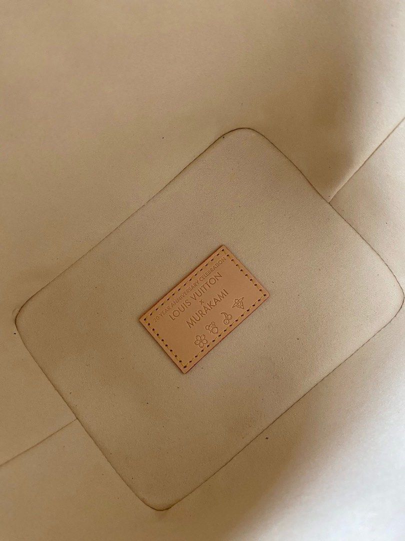Preloved LV x Murakami (Category: Luxury Bags & Wallets) located in Manila. Submitted by bagsandmanymanymore1 (Listing ID 1367308034, Image 2). Description: Preloved Lv Size 18cm Scannable Microchip Good condition Please read before you order 👉🏻❗️Payment first before shipping ❗️Cut off time of payment 11am sameday delivery ❗️NO MEET UP / NO PICK UP ❗️ORDER CANNOT BE CANCELLED ❗️PLEASE DON’T BUY IF YOU ARE IN DOUBT ❗️NO RETURN! NO REFUND! ❗️NO E
