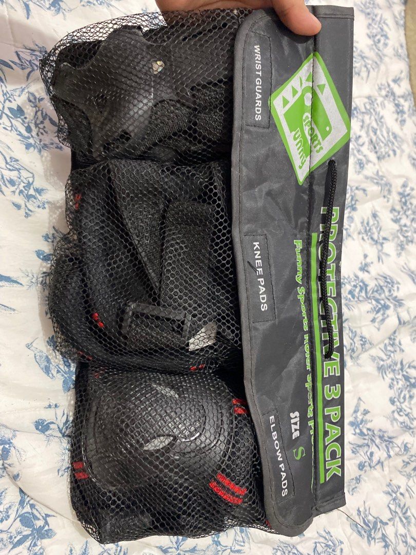 Protective 3 Pack wrist guards knee pads and elbow pads (Category: Bicycles) located in Bacoor. Submitted by brandedluxuryshop (Listing ID 1367291894, Image 1). Description: small.